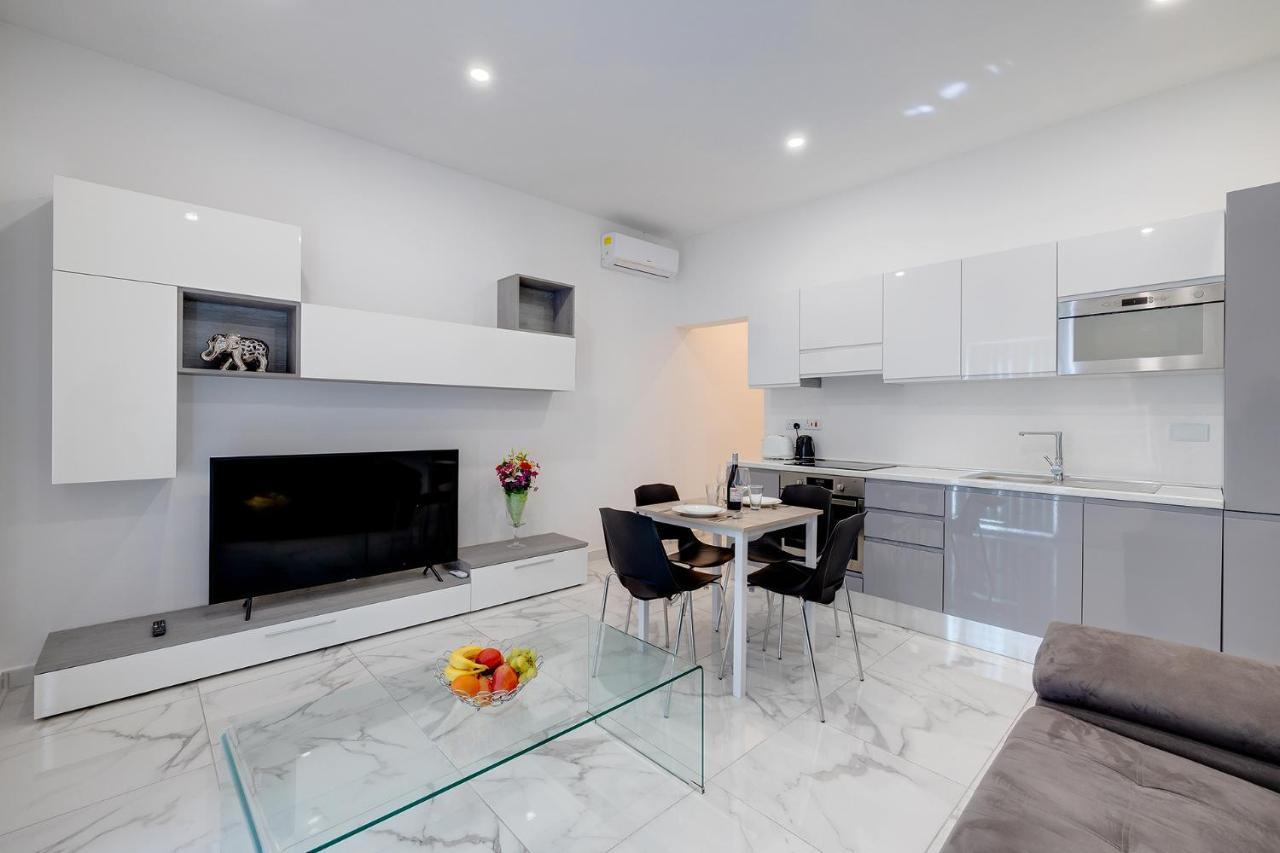 Modern 1Br Apartment, Central Location สลีมา ภายนอก รูปภาพ