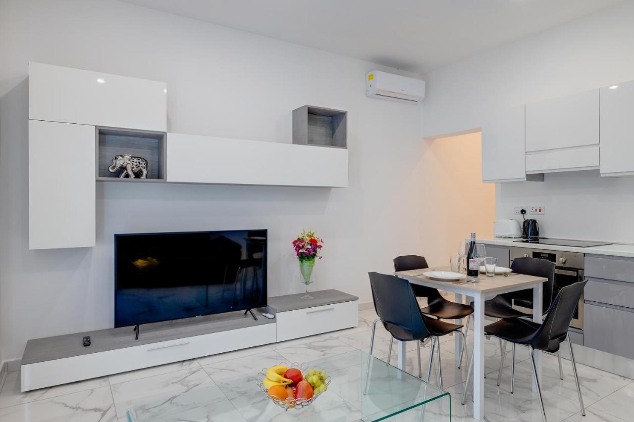 Modern 1Br Apartment, Central Location สลีมา ภายนอก รูปภาพ