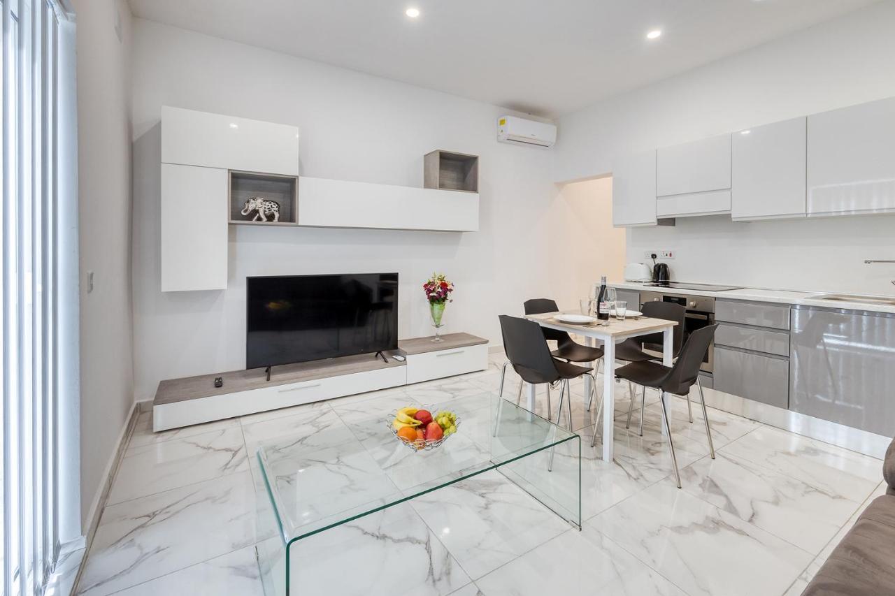 Modern 1Br Apartment, Central Location สลีมา ภายนอก รูปภาพ
